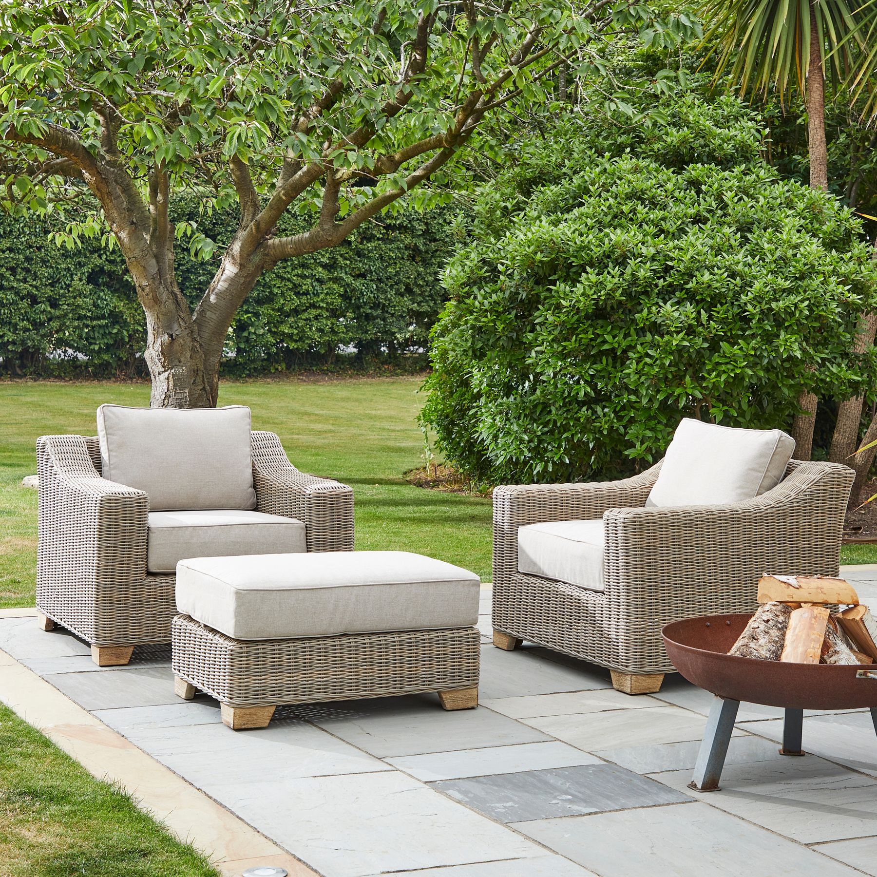 Azure Outdoor Footstool Outdoor. Furniture. Garden. Footstool. Stools. Sofa. Seating. Wicker. Aluminium. Weatherproof. Rustproof. Durable. Comfortable. Cushion. Olefin. Fabric. Acacia. Wood. Eco-friendly. Wood. Resilient. Wicker. Resistant. Beige.