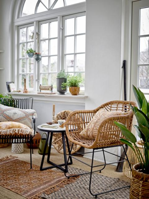 artificial plants. potted plants. home decor. office decor. botanical accents. lifelike greenery. maintenance-free. realistic details. vibrant colors.