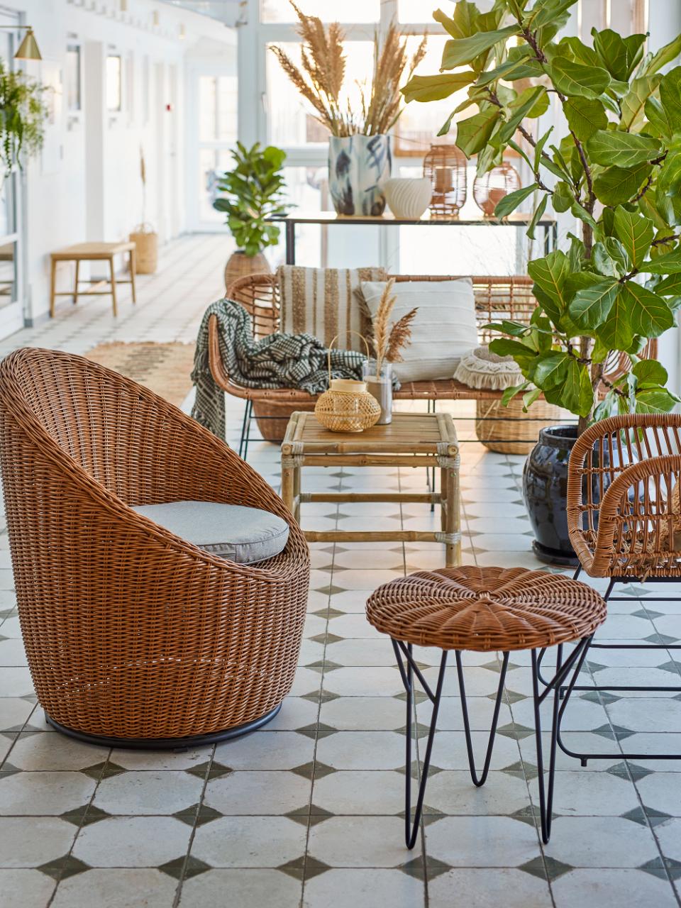 Seating. Chairs. Sofas. Benches. Ottomans. Loungers. Wicker. Aluminum. Acacia Wood. Weather-resistant. Rustproof. Durable. Comfortable. Stylish. Outdoor Furniture. Garden Furniture. Patio Furniture.