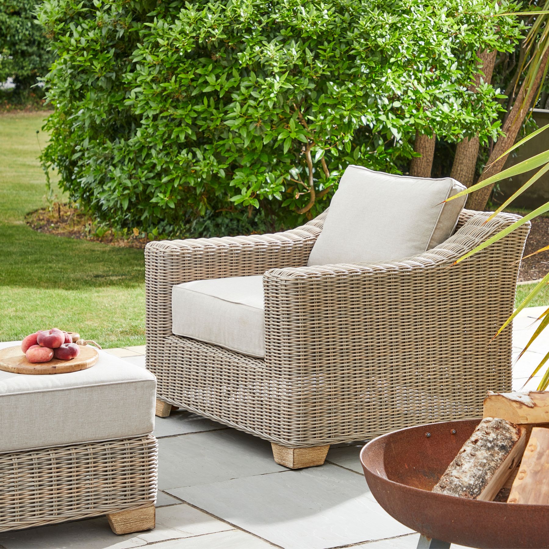 Outdoor. Armchairs. Comfort. Style. Durable. Weather-resistant. Patio. Garden. Wicker. Metal. Wood. Modern. Classic. Lounge. Seating. Furniture. High-quality. Longevity. Versatile. Cosy.