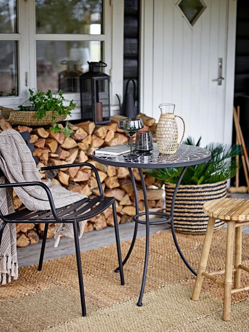 Outdoor. Dining. Chairs. Patio. Deck. Garden. Weather-resistant. Wicker. Metal. Wood. Durable. Comfortable. Stylish. Elegant. Family. Barbecue. Meal. Outdoor. Space. Designs. Finishes. Decor. Welcoming. Dining. Area.