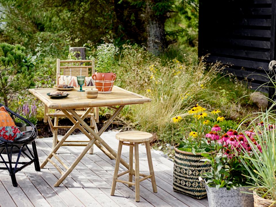 Outdoor. Stools. Versatile. Seating. Stylish. Accent. Durable. Weather-resistant. Teak. Aluminum. Wicker. Backyard. Barbecue. Poolside. Drink. Relaxing. Garden. Functionality. Aesthetic. Practical. Chic. Patio. Outdoor space.